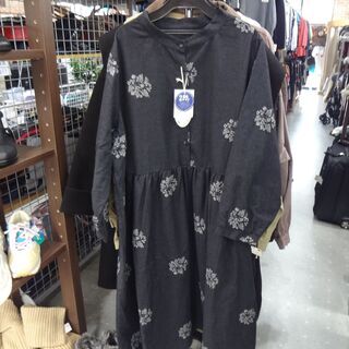 【モノ市場 東海店】未使用　ゆったりサイズ　レディースシャツワン...