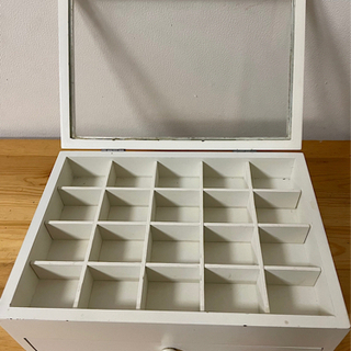 【受け取り先決定しました】アクセサリー収納ケース　白の画像