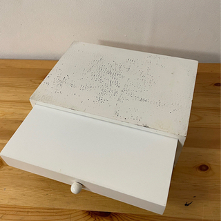 【受け取り先決定しました】アクセサリー収納ケース　白の画像