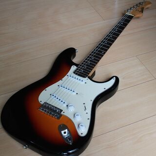 美品【Bacchus/BST-250R】ストラトキャスター・タイプ