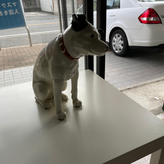 犬の置物　陶器製の画像