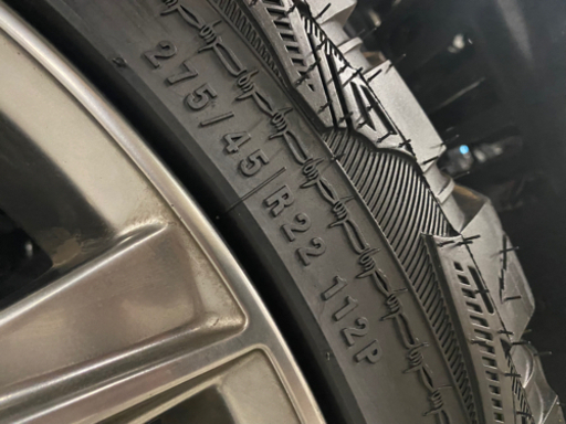 22インチホイールとタイヤ　4本セットです。