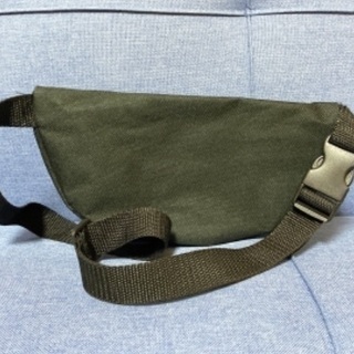 スクエアロゴ ウエストポーチ ボディーバッグの画像