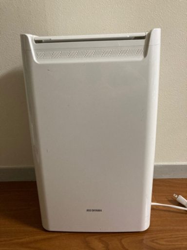 18年製アイリスオーヤマ除湿衣類乾燥機　当時14700円