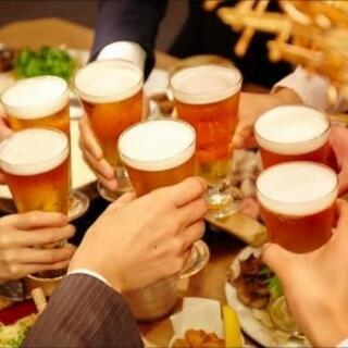 まるでキャンプ気分？飲んで食べて歌って投げて！楽しさ満点のパーティー！
