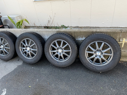 スタッドレスタイヤ　アルファード　ヴェルファイヤ