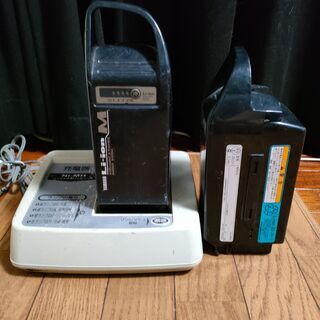 中古品　傷多し　電動アシスト自転車のバッテリー２個と充電器一個