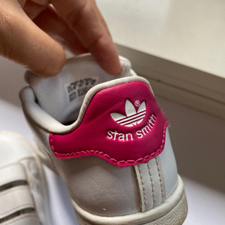 子供靴16センチ　adidas スタンスミスの画像