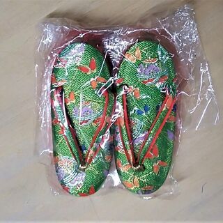 【中古】七五三　女児用着物の小物（帯、草履、御守り、巾着など）の画像