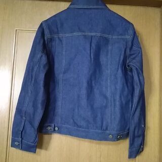 ジーンズジャケット　男女兼用　　未使用　サイズM 詳しいサイズはタグで確認してください。の画像
