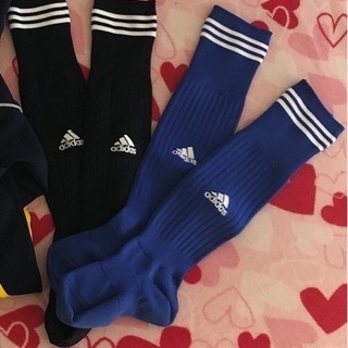 adidasソックス2色セット。