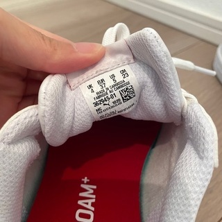 プーマ 赤 スニーカー レディース 23cmの画像