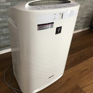 受付終了　【要引取】値下げ！！シャープ空気清浄機KC-A70-W...