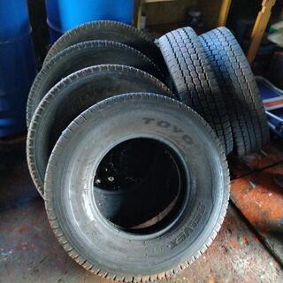 トラックスタッドレスタイヤ　6本セット