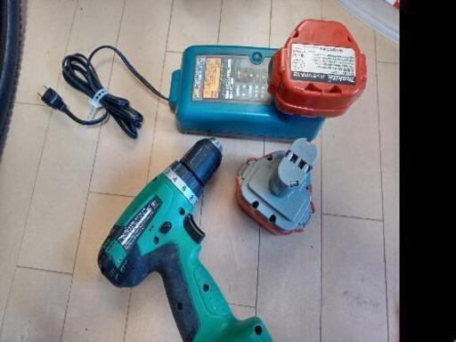 良品マキタ(Makita) 充電式ドライバドリル 12V バッテリー2個付き M655DWX