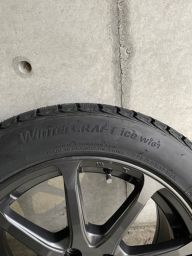 クムホ製　スタッドレスタイヤ　ウィンタークラフトアイスwi61
