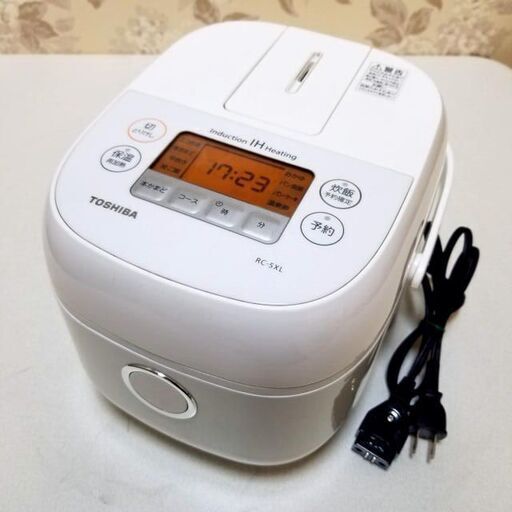 【簡単操作で美味しいご飯！】  2018年製 TOSHIBA 東芝 3合炊き 黒釜 IH炊飯器 RC-5XL(W)