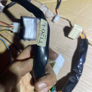 トヨタ アルファード エンジンスターターハーネス イモビユニットの画像