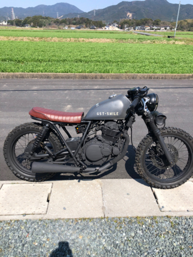 スズキ　グラストラッカー　カフェ仕様