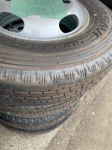 3トンダンプのタイヤ　7本セット