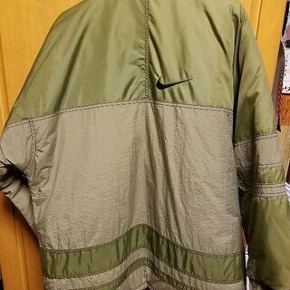 値下げしました！ナイキブルゾン中綿の画像