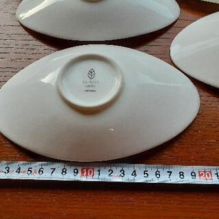 【お譲り先決定】お皿4枚セット　差し上げますの画像