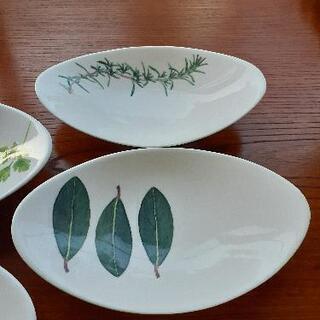 【お譲り先決定】お皿4枚セット　差し上げますの画像