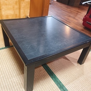 リバーシブルテーブルの画像