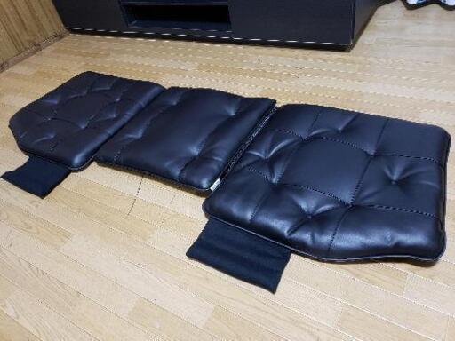 【お値下げ】【美品】レザー調クッション7枚/ブラック/オートバックス/ 購入価格9000円超【現金取引OK】