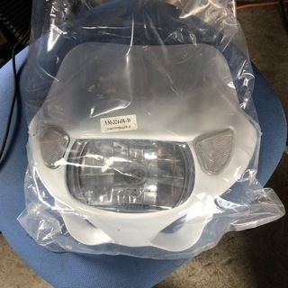 車種不明　新品フロントカウル？　一体型ウインカー付き！