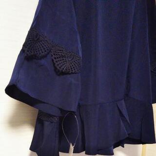新品✨ベルーナ　レース切替ペプラムブラウス　LLの画像