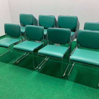 中古 oliver スタックチェア 複数在庫あり 龍ヶ崎倉庫