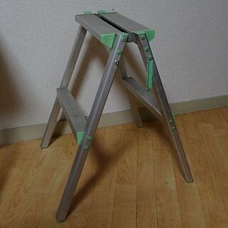 軽量小型三脚