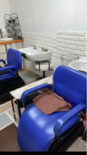 シャンプーチェアとボウル