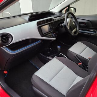 アクアS　スマートエントリーPKG　H25　車検5/12　走行93000ｋ　純正ＳＤナビ＆フルセグＴＶ　カラーバックカメラ　ＥＴＣ　スマートキーの画像