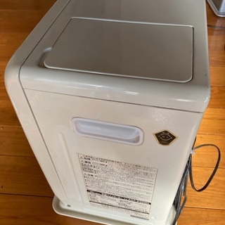 石油ファンヒーターの画像