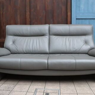 人気のkarimoku(カリモク家具)よりChitano(チターノ)の本革を使用した2.5人