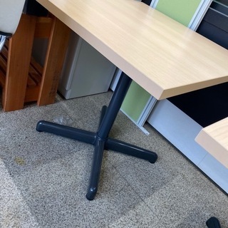 【美品】正方形 PLUS 会議テーブル 75×75 の画像