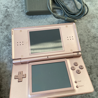 NINTENDO DS lite ピンクの画像