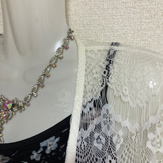 最終値下げ 新品✨デザインレース✨ロングカーディガン❤️✨Lサイズの画像