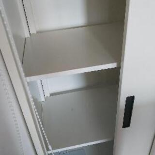 急ぎ！スチールキャビネット  書類棚の画像