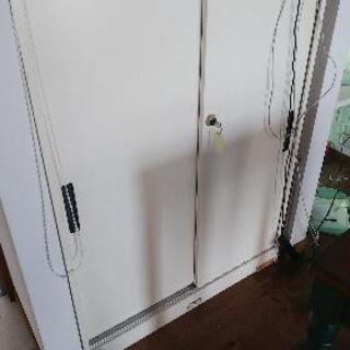 急ぎ！スチールキャビネット  書類棚