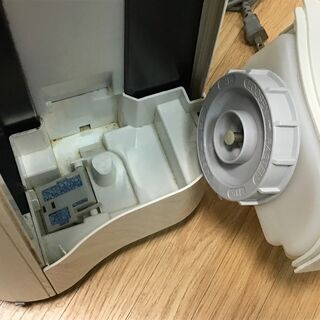✨🔔期間限定・特別価格🔔✨加湿空気清浄機 SHARP KC-F70-W 2019年製の画像