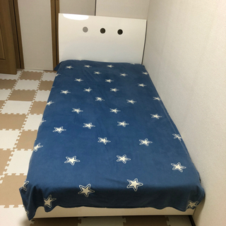 美品　東京インテリアのシングルベッドとマットレス