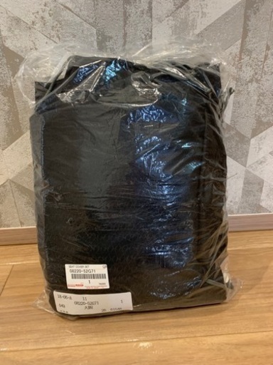 【新品未使用、半額】10系アクア フルシートカバー(撥水) トヨタ