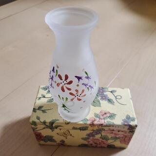 ガラス製一輪挿し　未使用箱入り