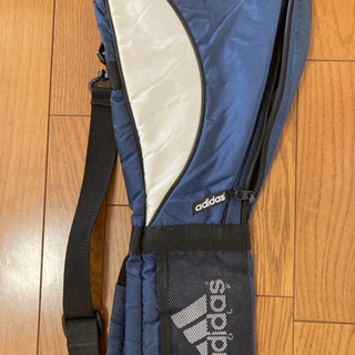 adidasゴルフバッグの画像