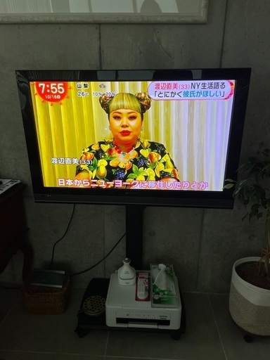42型テレビ（キャスター付きテレビスタンド含む）