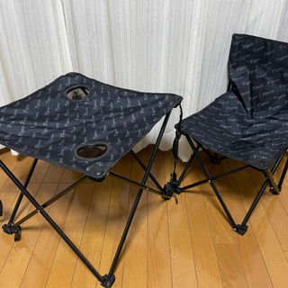 新品‼️阪神タイガース柄キャンプ椅子とテーブル
