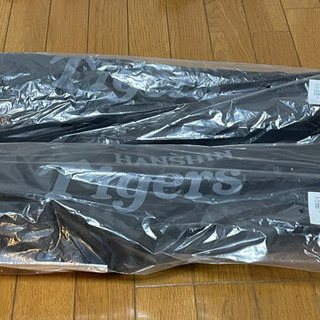 新品‼️阪神タイガース柄キャンプ椅子とテーブルの画像